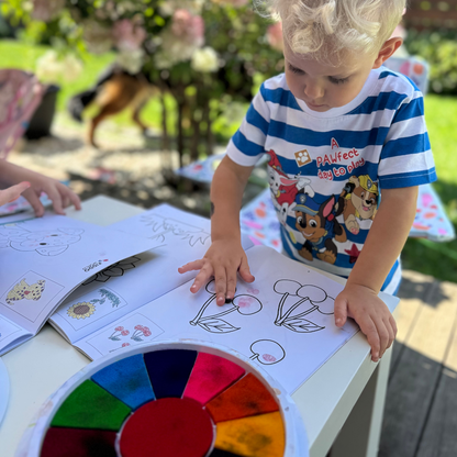 Farbpalette mit 12 verschiedenen Farben zum Fingerfarbenmalen (ab 1 Jahr)