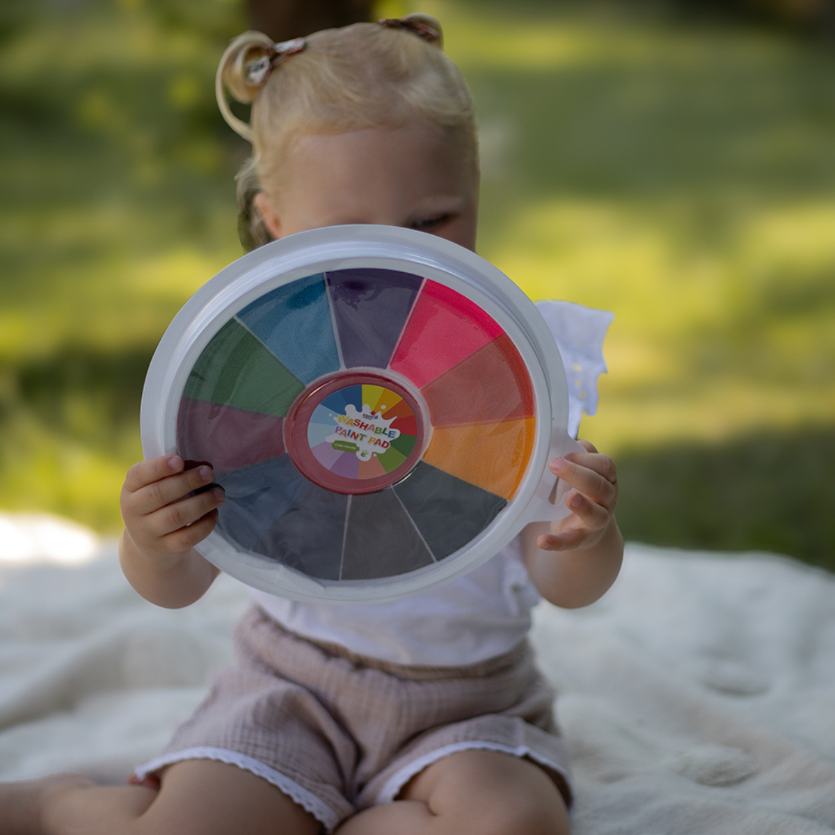 Farbpalette mit 12 verschiedenen Farben zum Fingerfarbenmalen (ab 1 Jahr)