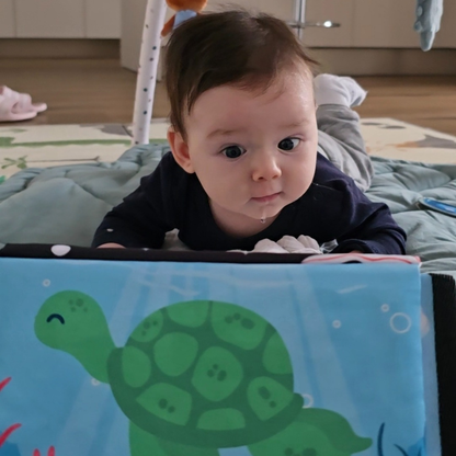 Sensorisches Bauchspielzeug mit Quietsche | 0–12 Monate