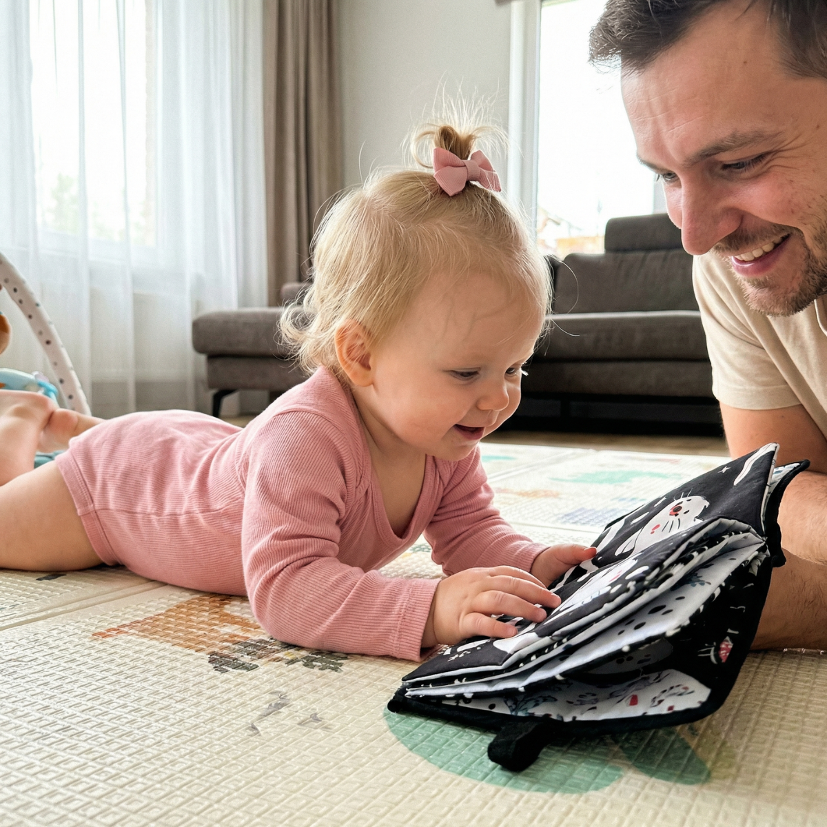 Sensorisches Bauchspielzeug mit Quietsche | 0–12 Monate